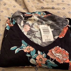 Vneck flower shirt